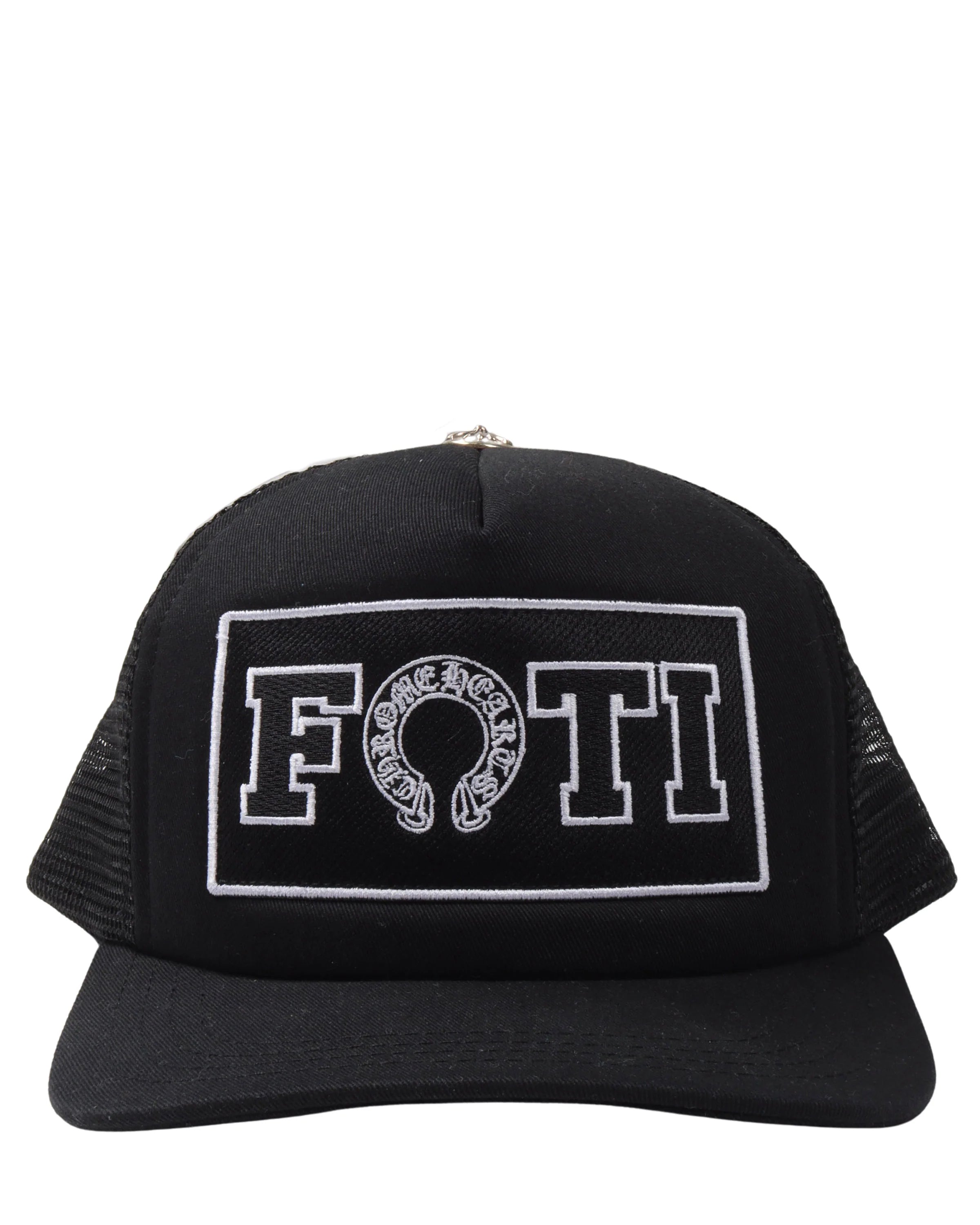 CHROME HEARTS FOTI HORSESHOE LOGO TRUCKER HAT