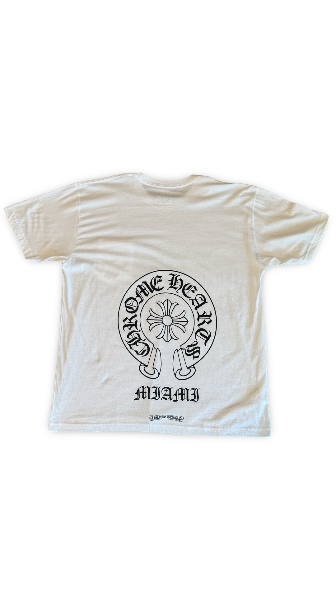 MIAMI EXCLUSIVE WHITE HORSESHOE SHORT SLEEVE POCKET TEE