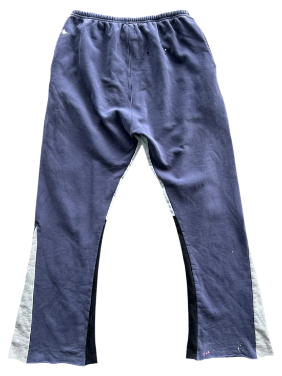 GALLERY DEPT. FLARED NAVY SWEATPANTS