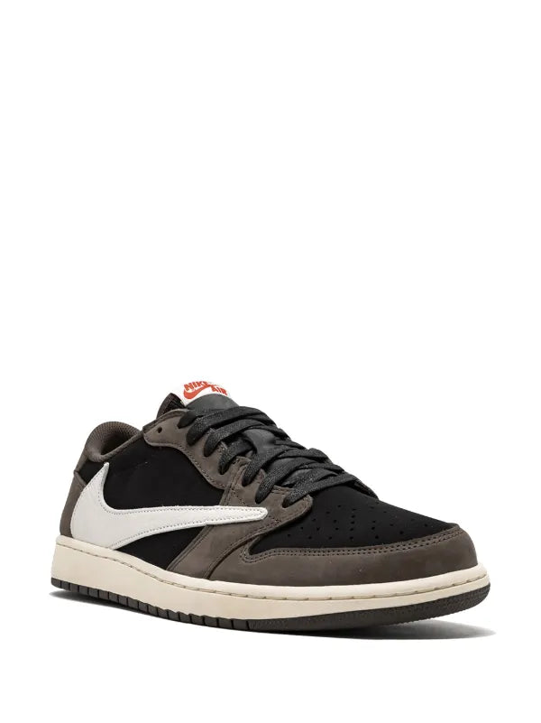 NIKE AIR JORDAN 1 RETRO LOW OG SP TRAVIS SCOTT “DARK MOCHA” SNEAKERS