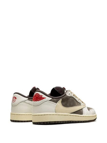NIKE AIR JORDAN 1 RETRO LOW OG TRAVIS SCOTT “REVERSE MOCHA” SNEAKERS