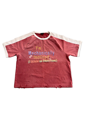 GOLD+VINTAGE GALLERY RASPBERRY HILLS MECHANICALLY INCLINED TEE
